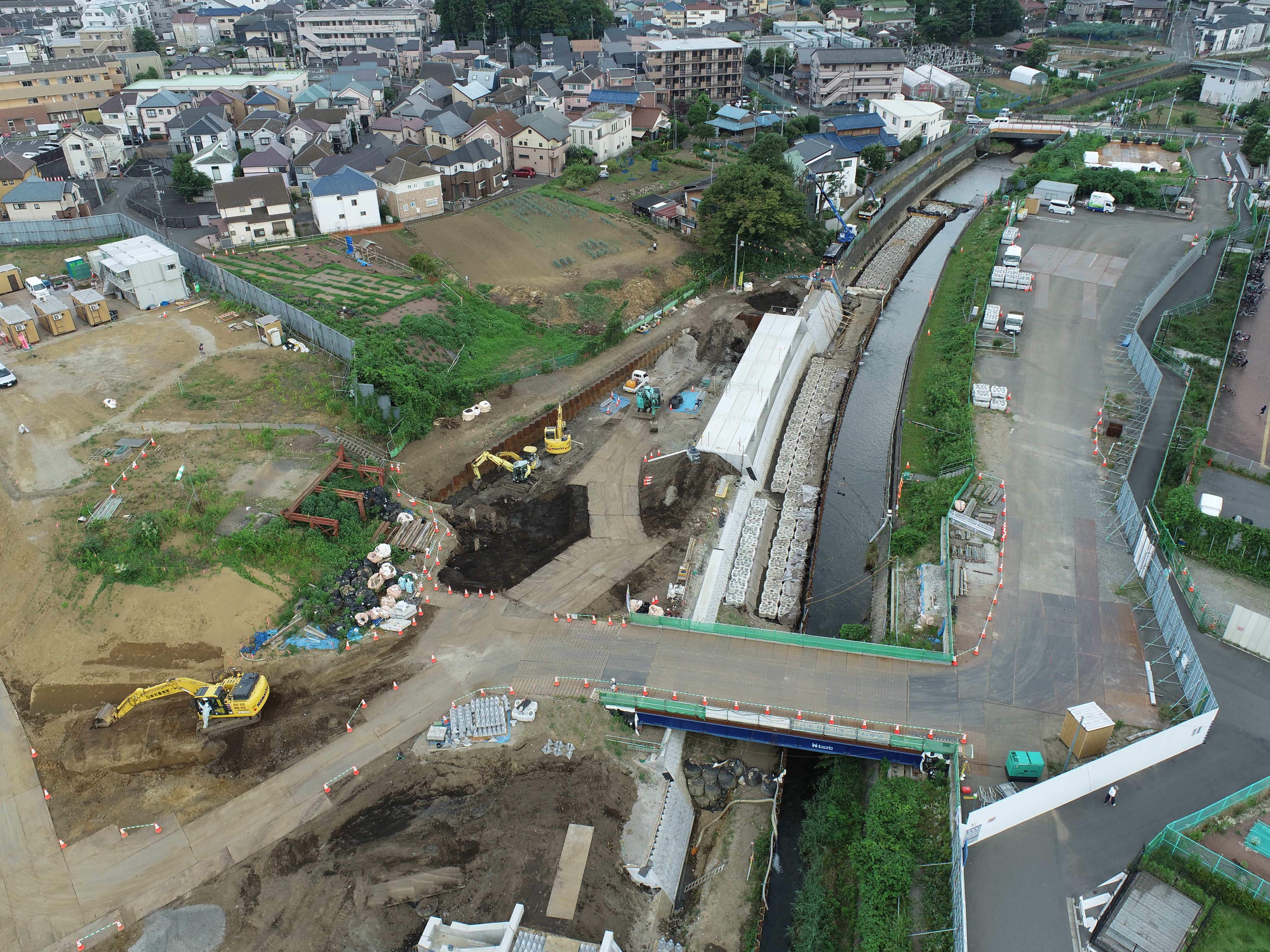 6月落合川上空